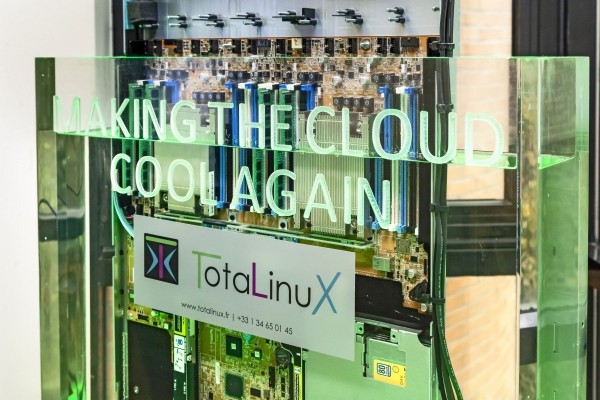 Immersion IT data center. Intégrateur informatique spécialisé dans le domaine du calcul scientifique - présentation 3