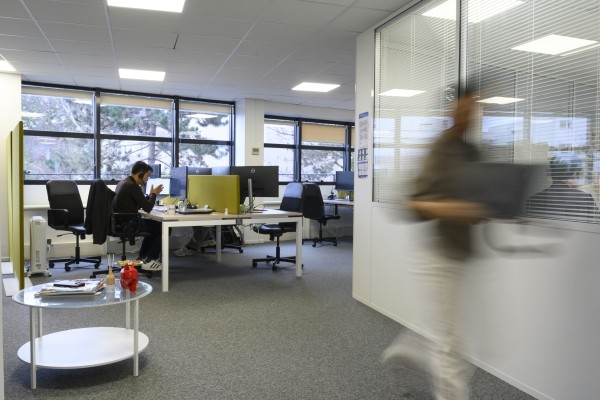 Developpement logiciels Paris. Conception, développement et maintenance de logiciels - pr&eacute;sentation 3