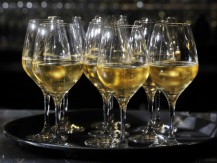 Luxueuse évidence sur les plus belles tables du monde, le Champagne Duval-Leroy sublime l’effervescence de la vie aux quatre coins du monde. - image 7 - image 8 - image 9