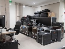 Depuis ses studios parisiens, Way of Live intervient dans toute la France et à l'international. - image 5 - image 6 - image 7