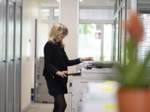 L'agence vous met à disposition un ensemble de services afin de vous accompagner et conseiller à chacune des étapes de votre projet ; étude personnalisée de votre capacité d’emprunt pour l'obtention de votre prêt immobilier, jusqu'à la signature de votre bien chez le notaire. - image 6 - image 7 - image 8