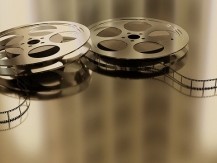 Tenue et  révision de la comptabilité générale et la comptabilité films pour un bon nombre de producteurs et de distributeurs de films.
Nos Experts-comptables sont dédiés à ces services d’activités et maîtrisent parfaitement les problématiques spécifiques tant sur le plan comptable, social que juridique et fiscal. - image 3 - image 4